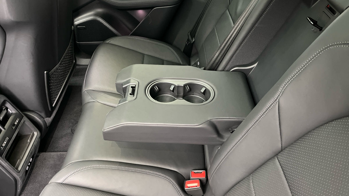 Porsche Macan Image 9
