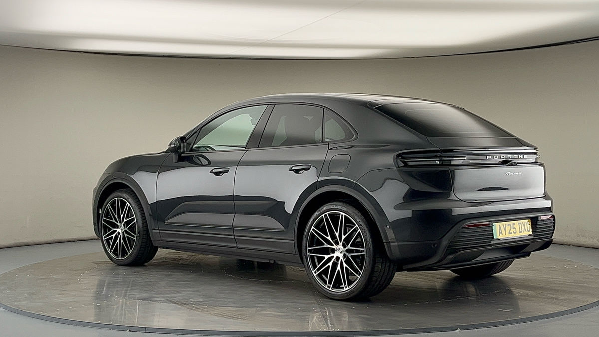 More views of Porsche Macan