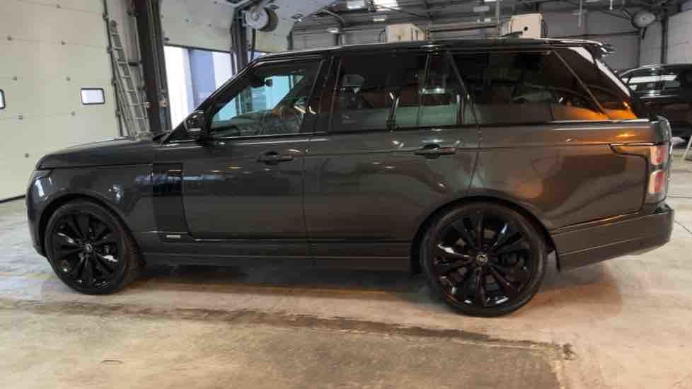 More views of Land Rover Range Rover
