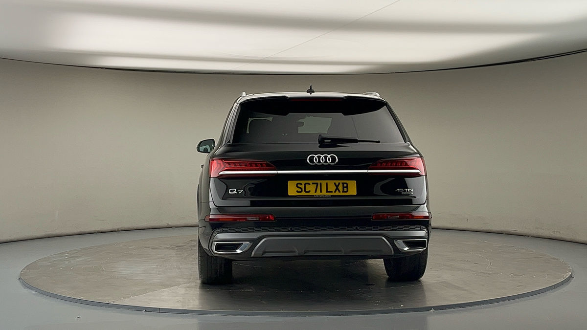 More views of Audi Q7