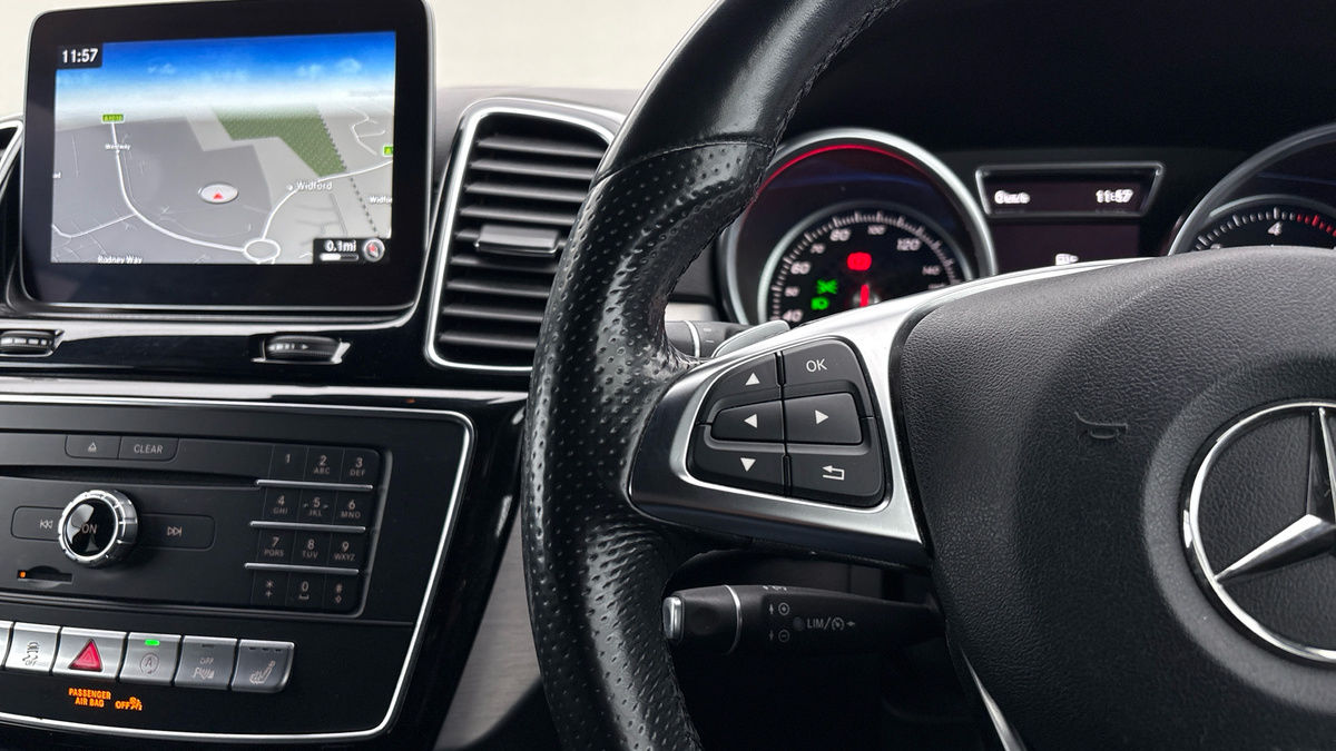 Mercedes-Benz GLE Image 13