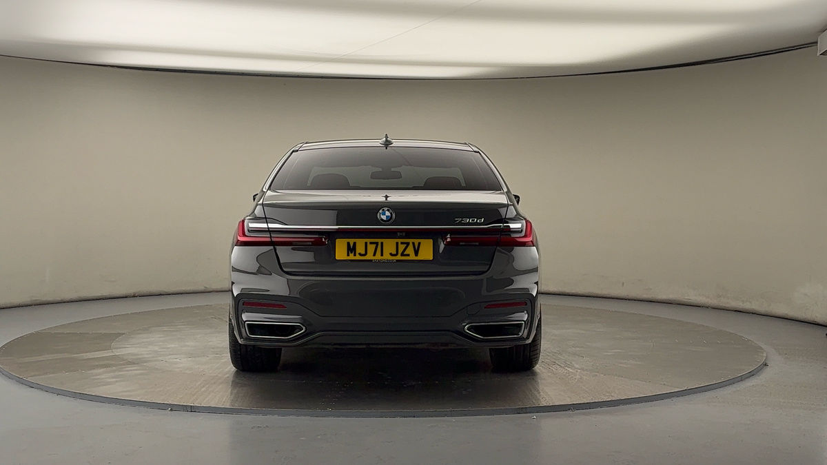 BMW 7 Series Image 4