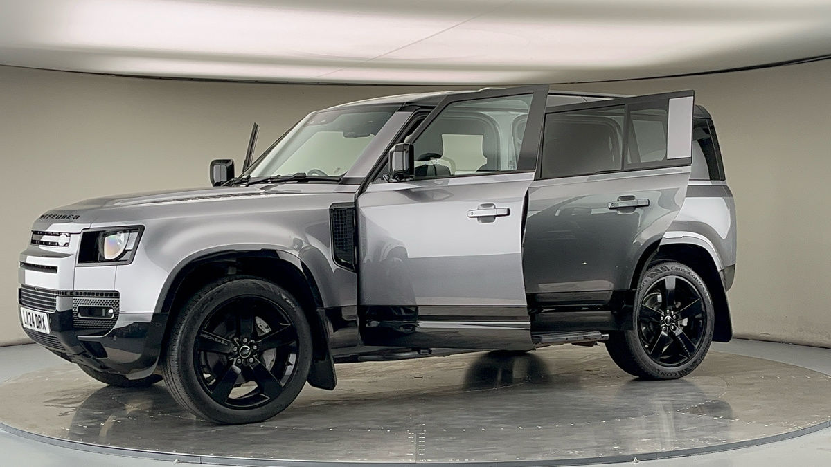 More views of Land Rover Defender 110
