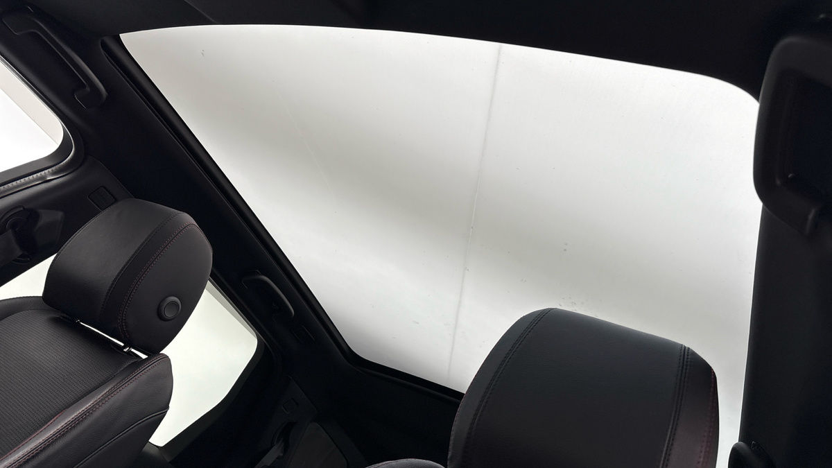 Land Rover Discovery Sport Image 6