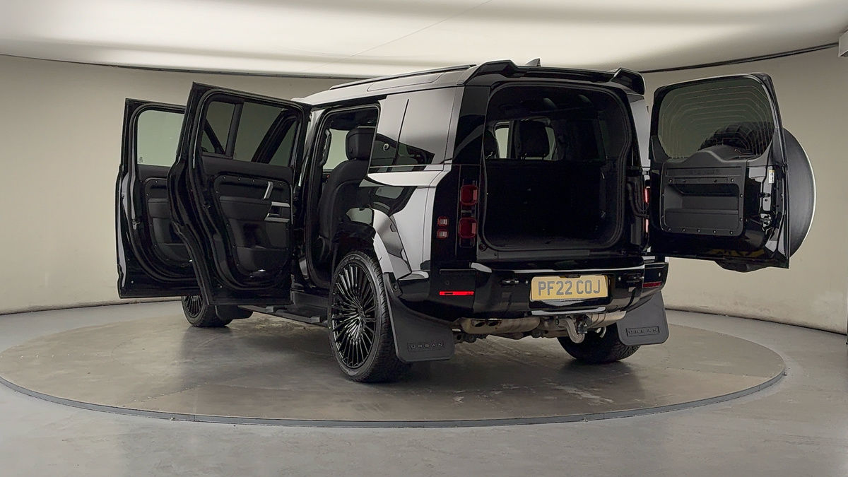 Land Rover Defender 110 Urban Image 23