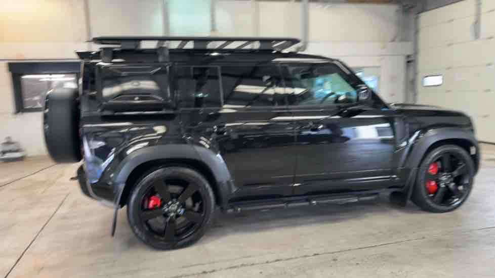 More views of Land Rover Defender 110
