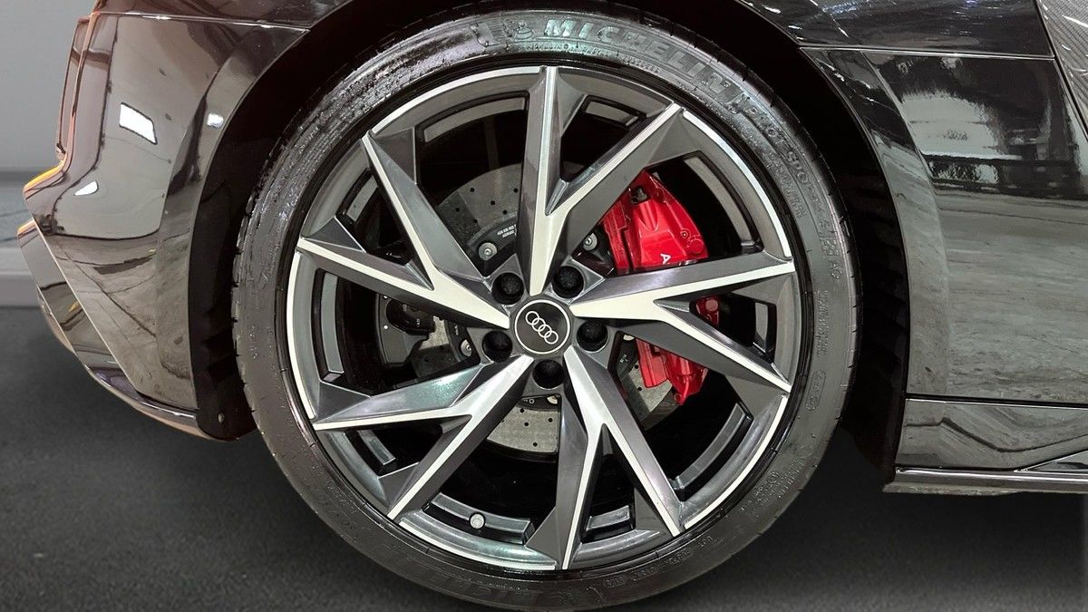 Audi R8 Image 10