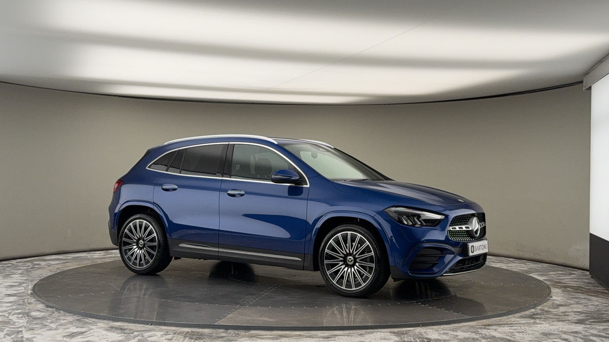 More views of Mercedes-Benz GLA
