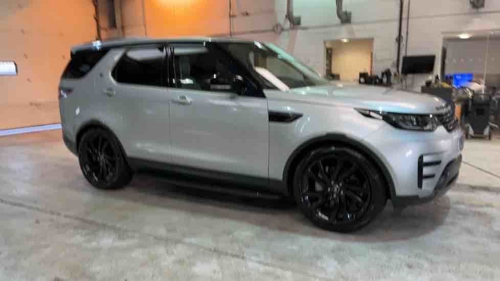 More views of Land Rover Discovery