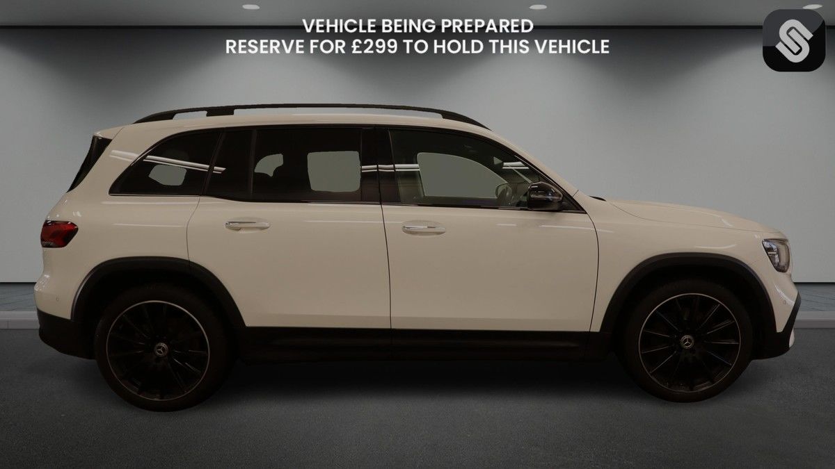 Mercedes-Benz GLB Image 5