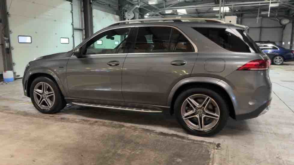 More views of Mercedes-Benz GLE