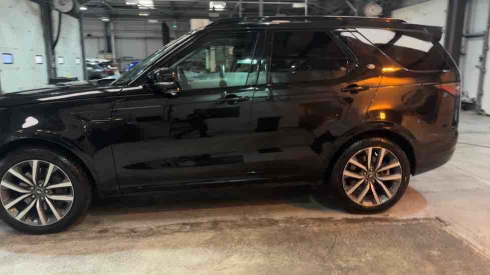 More views of Land Rover Discovery