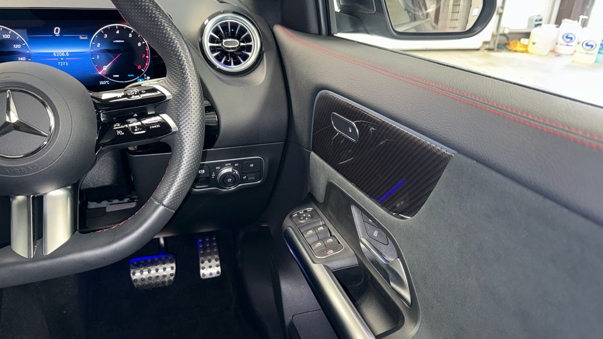 Mercedes-Benz GLA Image 14