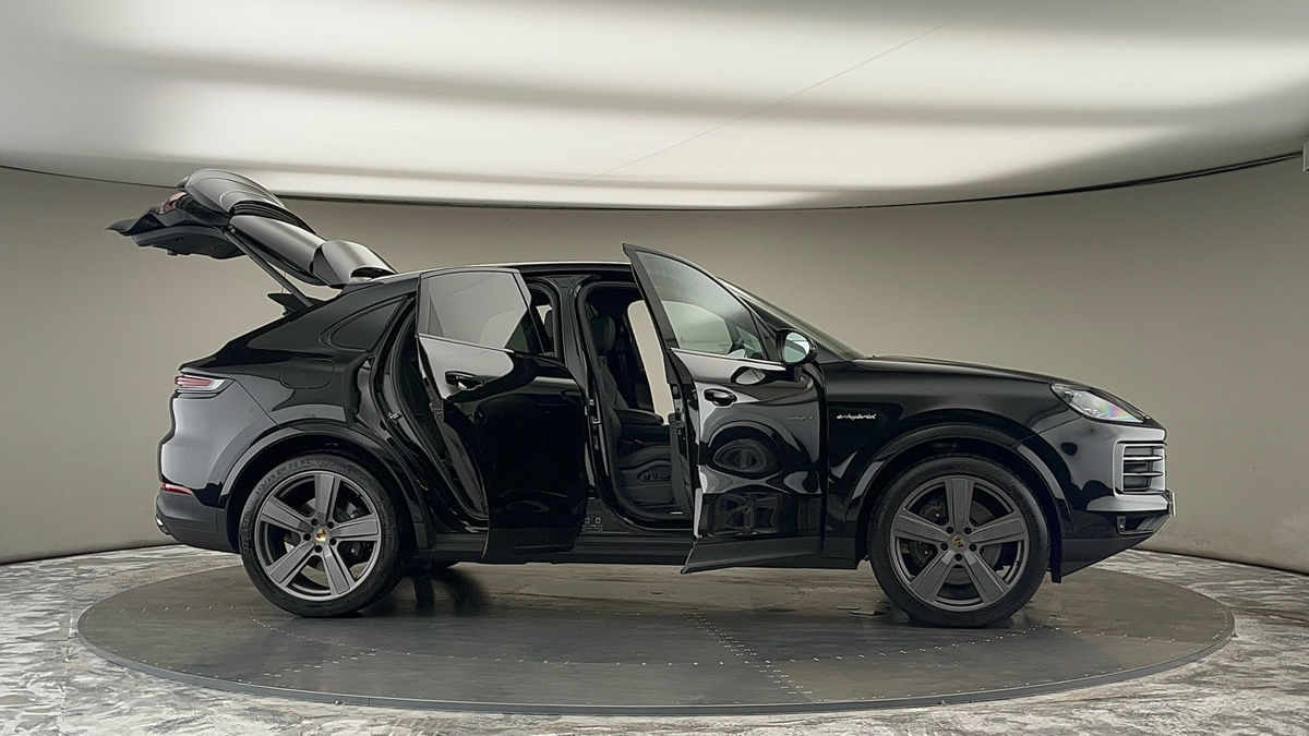 More views of Porsche Cayenne