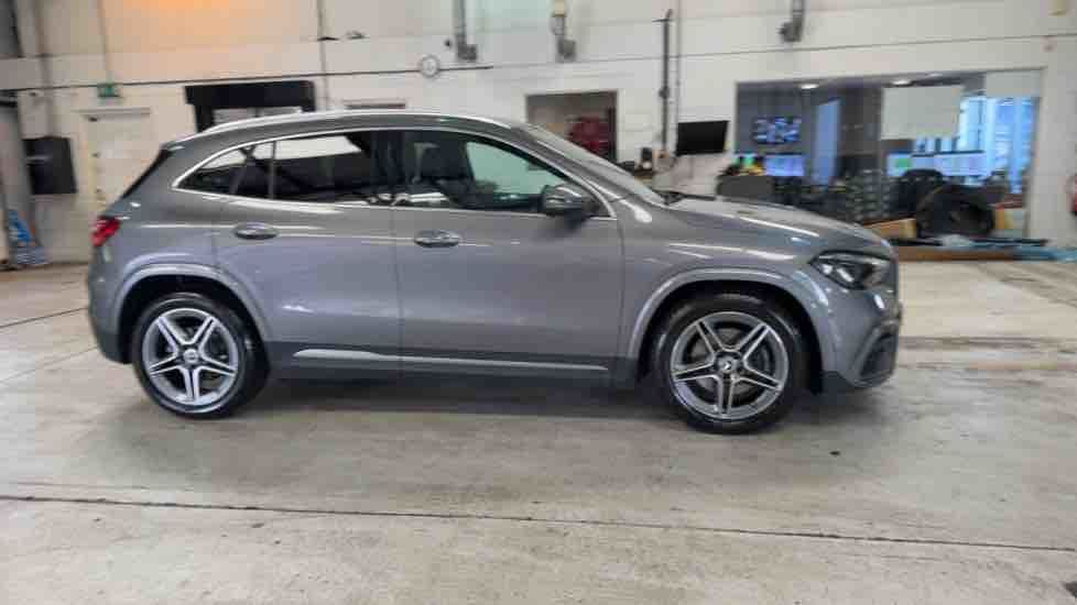 More views of Mercedes-Benz GLA