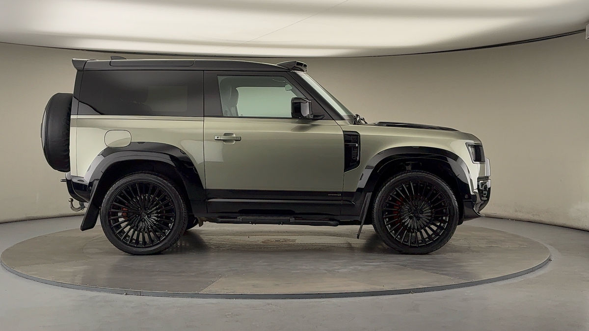 Land Rover Defender 90 Urban Image 16