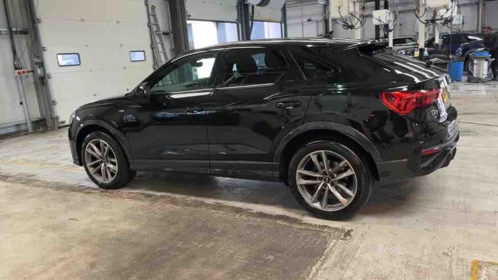More views of Audi Q3