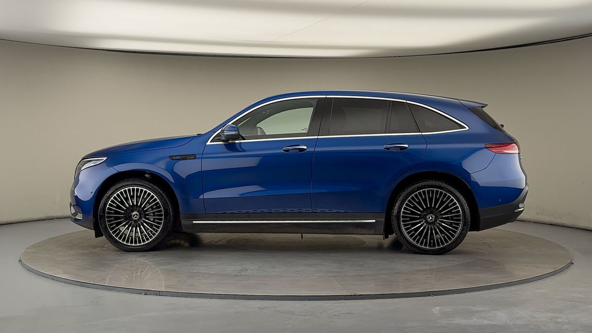 Mercedes-Benz EQC Image 15