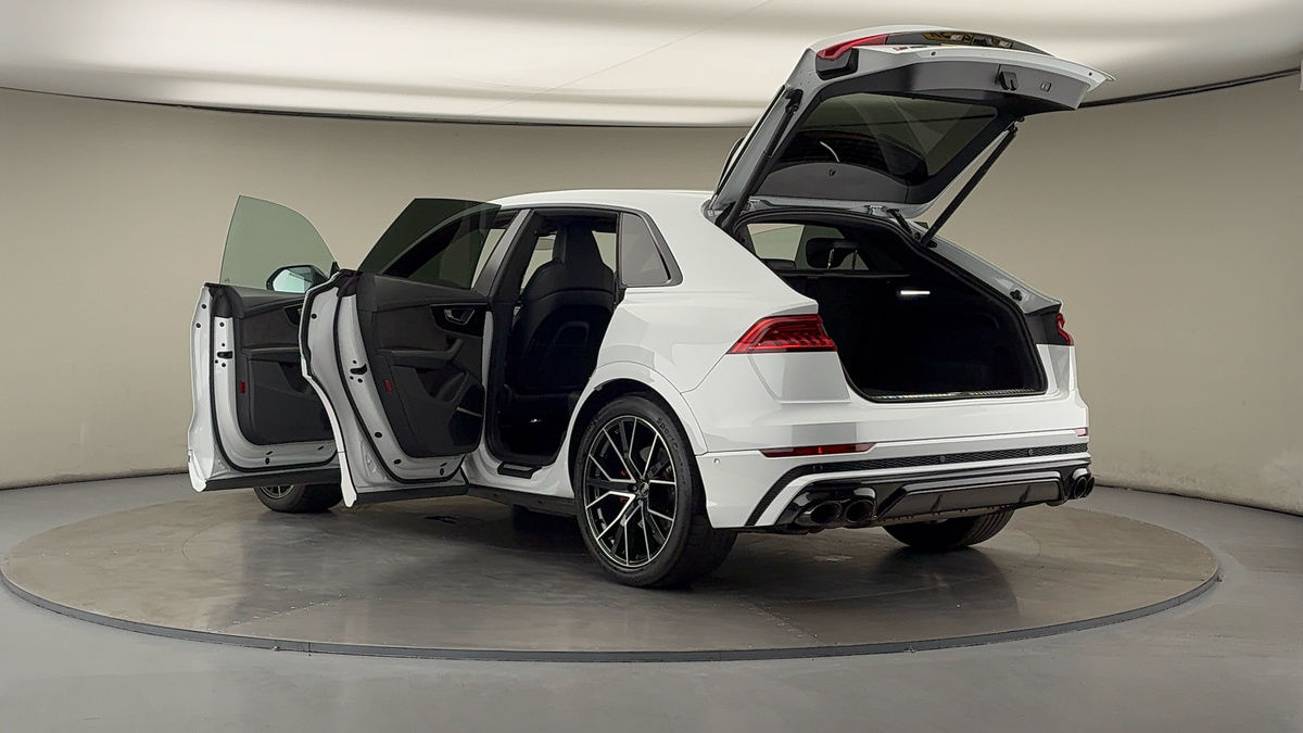 More views of Audi Q8
