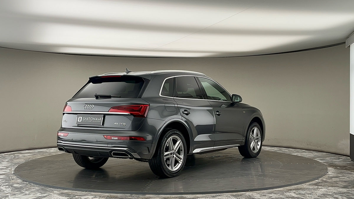 More views of Audi Q5