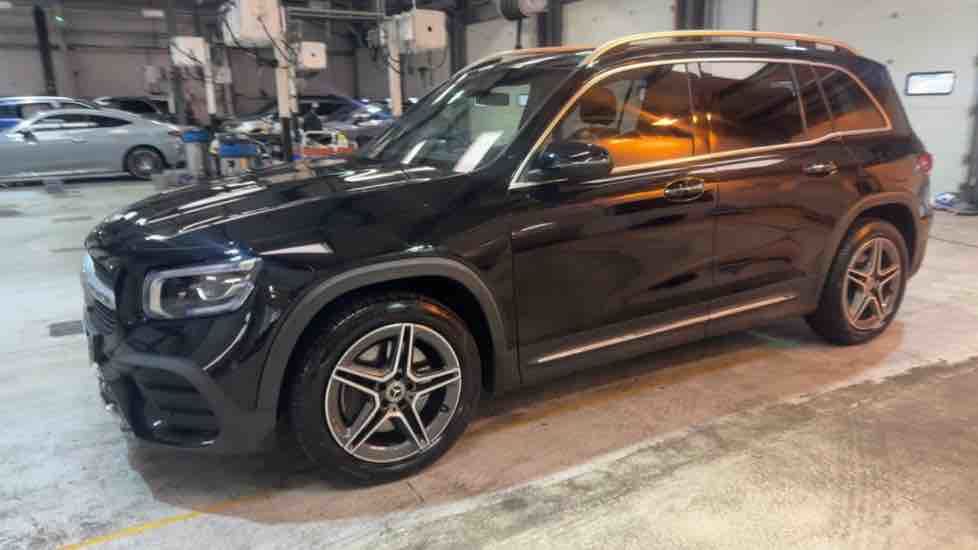 More views of Mercedes-Benz GLB