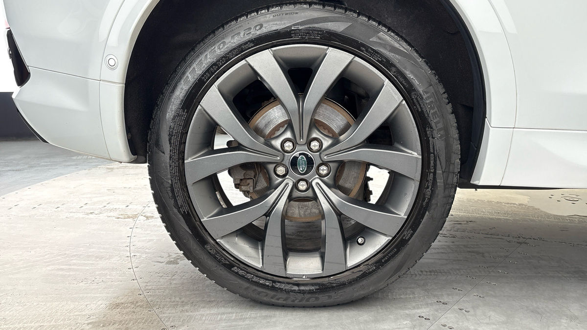 Land Rover Discovery Sport Image 10