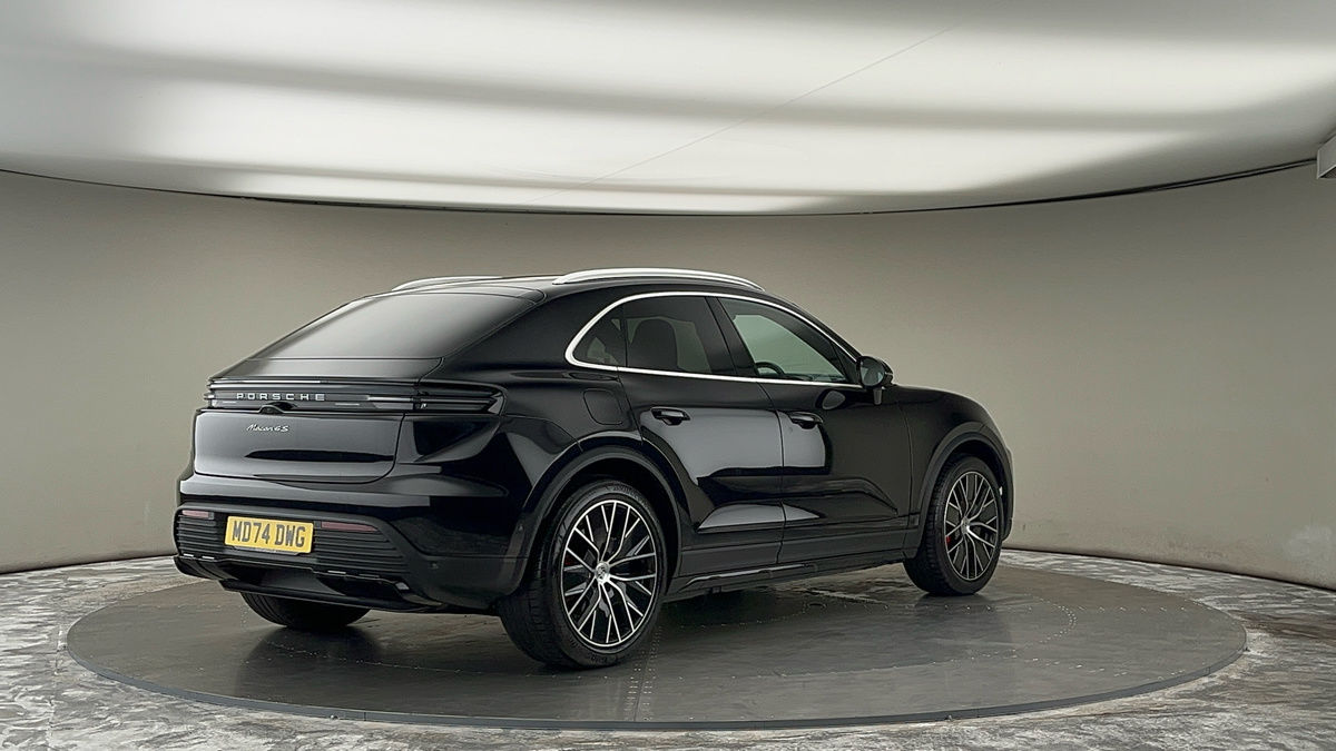 Porsche Macan Image 21