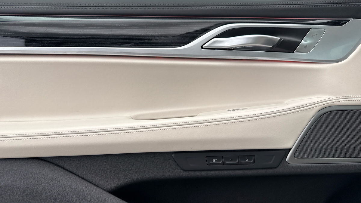 BMW 7 Series Image 24