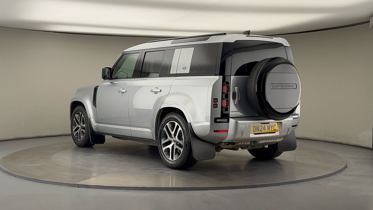 Land Rover Defender 110 Image 2
