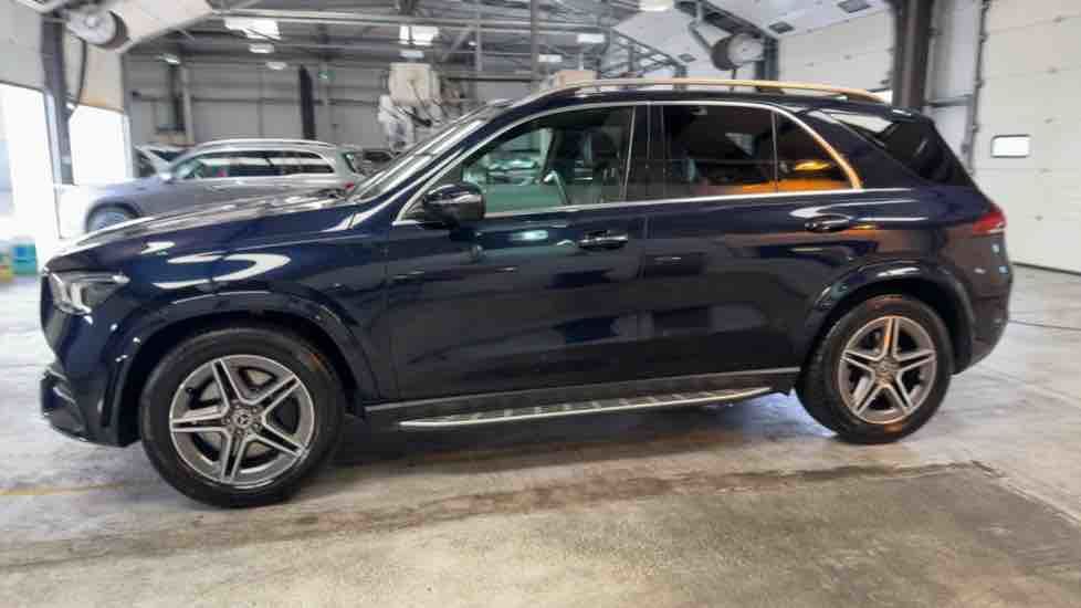 More views of Mercedes-Benz GLE