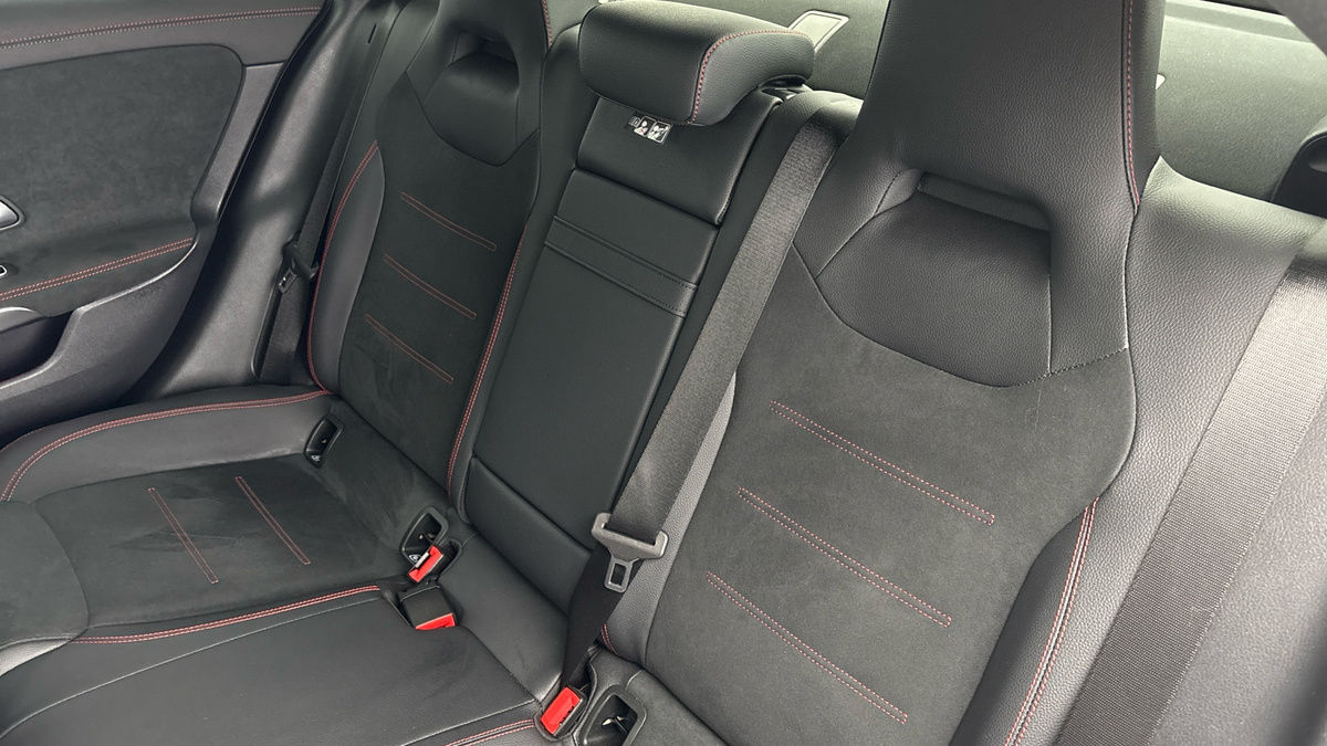 Mercedes-Benz CLA Image 8