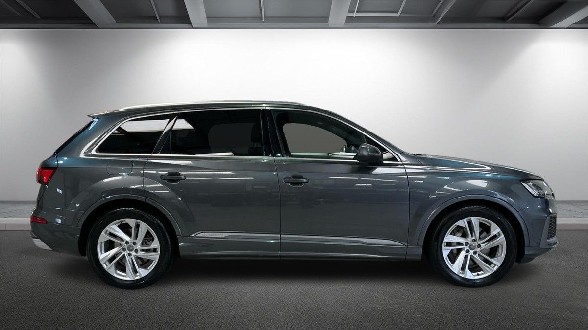 Audi Q7 Image 16