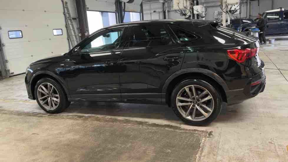More views of Audi Q3
