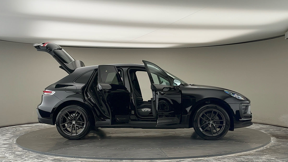 More views of Porsche Macan