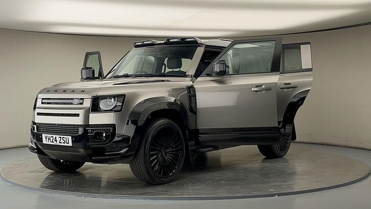 More views of Land Rover Defender 110