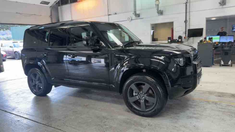 More views of Land Rover Defender 110