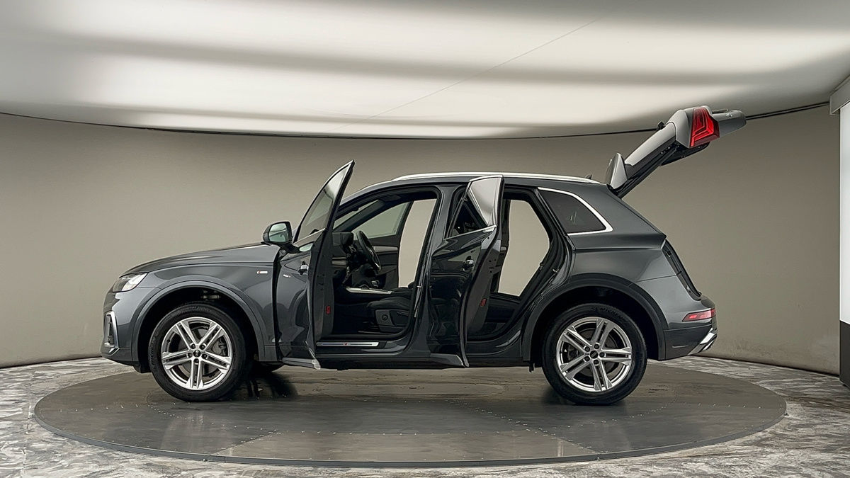 More views of Audi Q5
