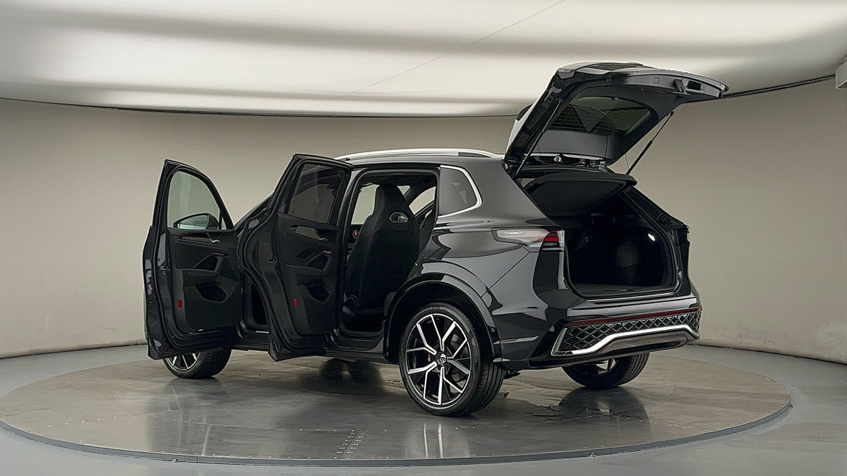 More views of Volkswagen Tiguan
