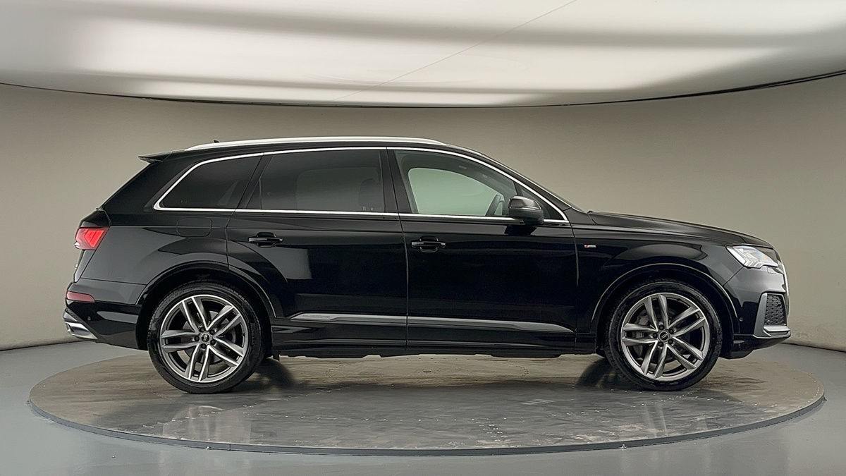 Audi Q7 Image 16