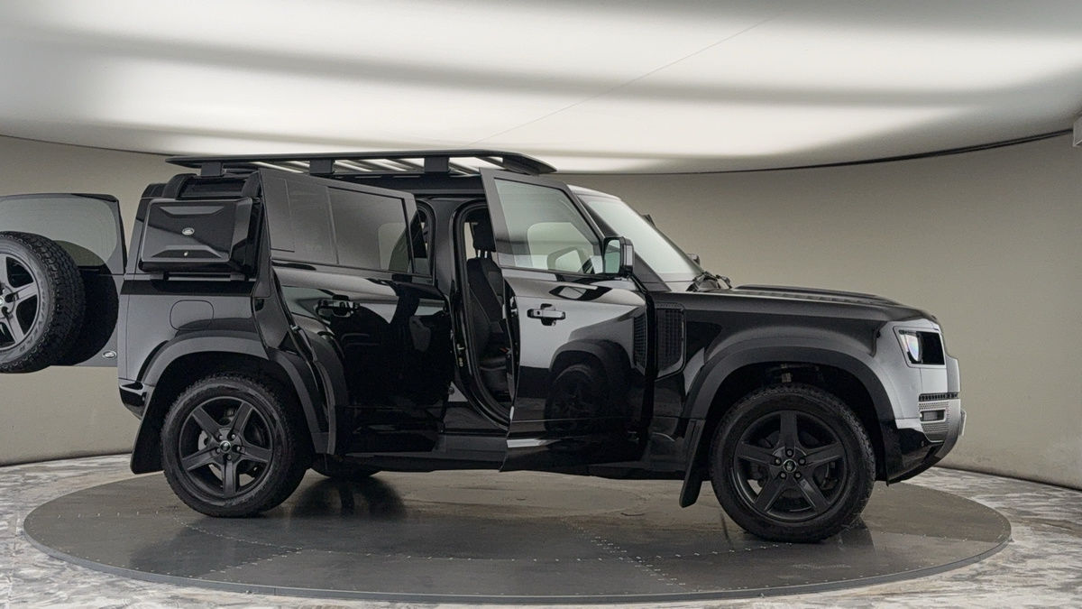 More views of Land Rover Defender 110