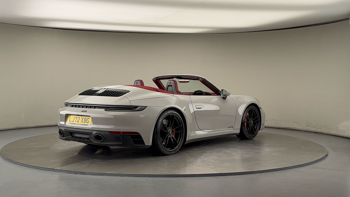 Porsche 911 Image 21