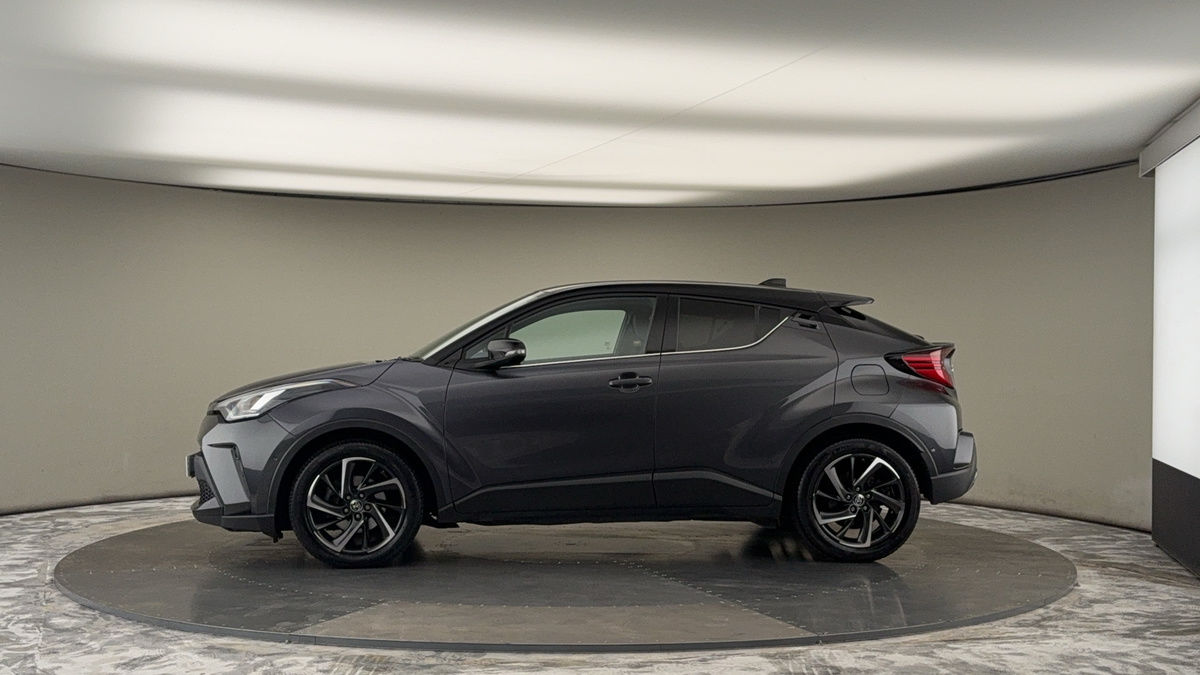 Toyota C-HR Image 21