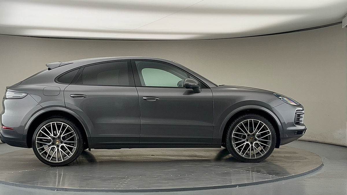 Porsche Cayenne Image 16