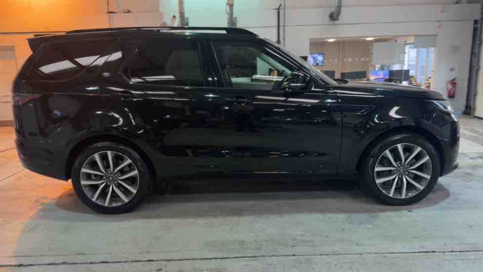 More views of Land Rover Discovery