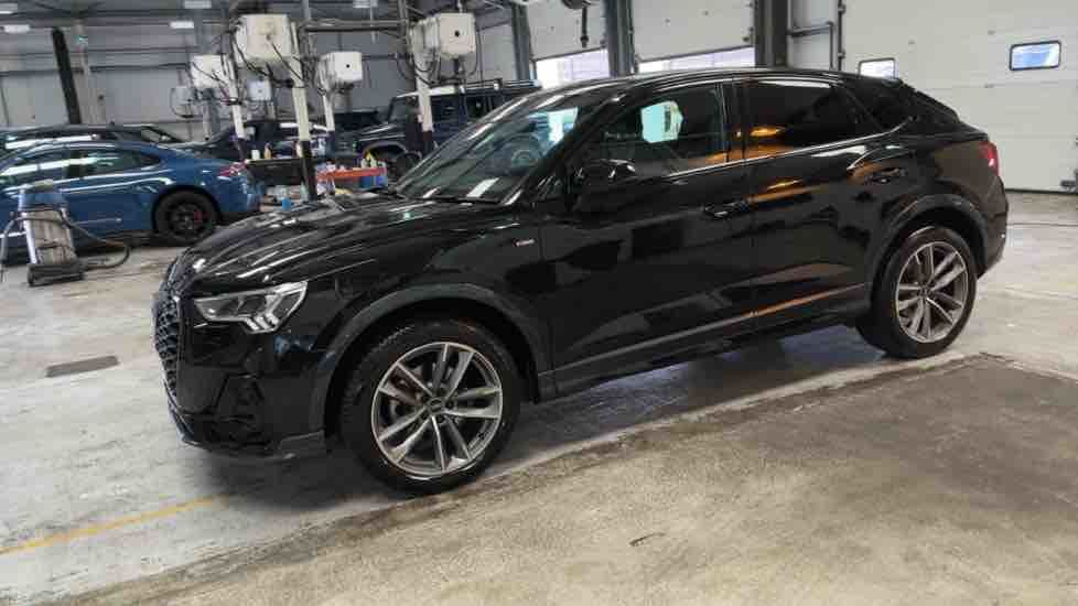More views of Audi Q3