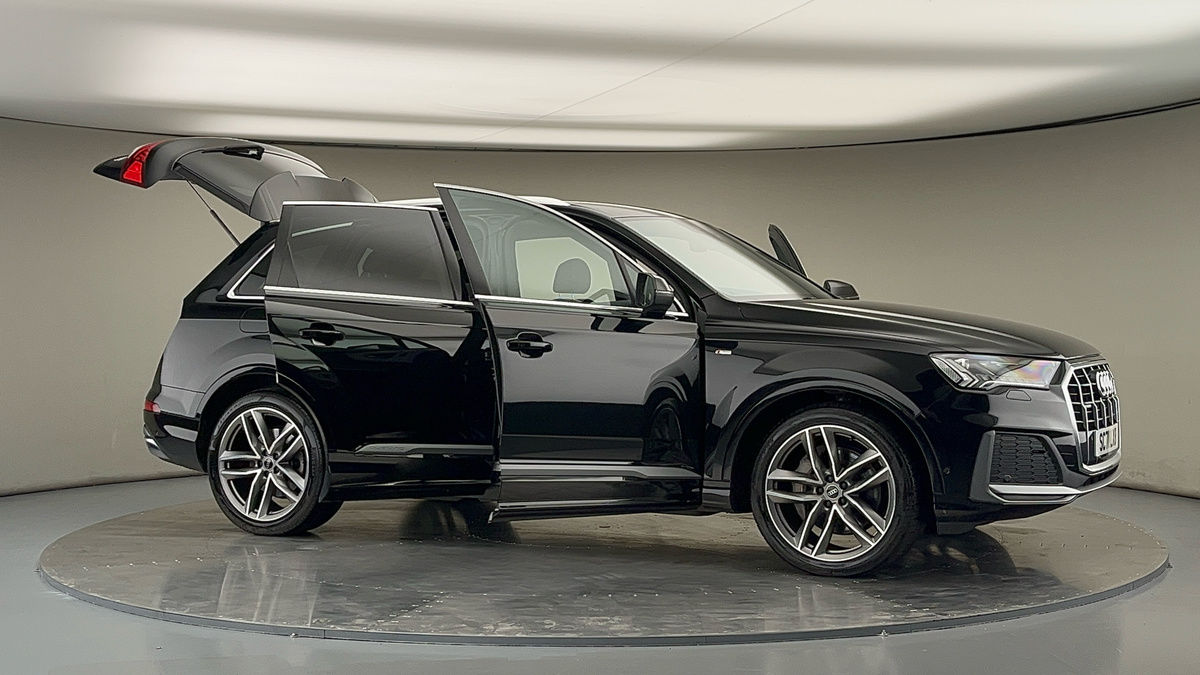 More views of Audi Q7