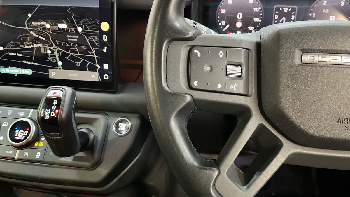Land Rover Defender 110 Image 13