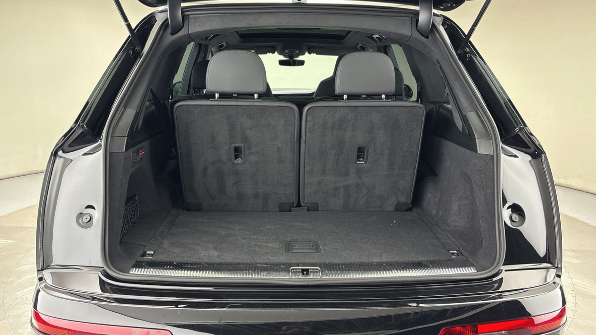 Audi Q7 Image 11