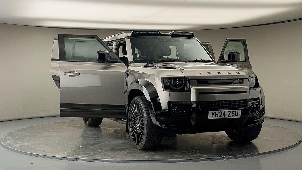 More views of Land Rover Defender 110