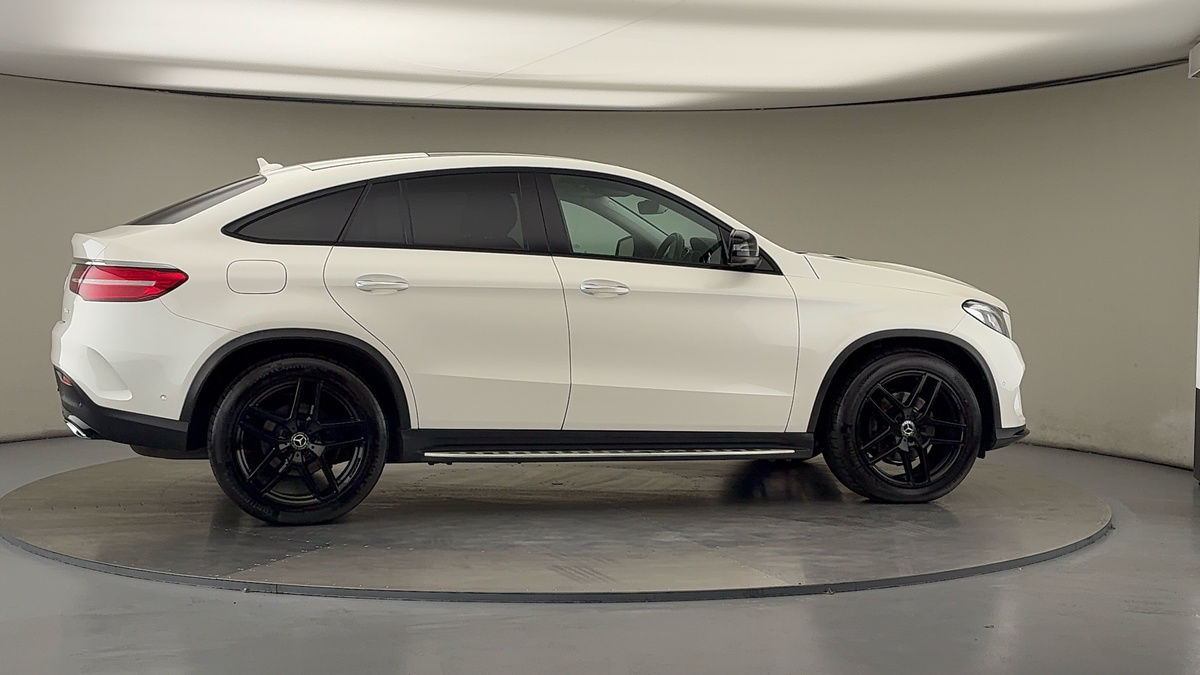 More views of Mercedes-Benz GLE